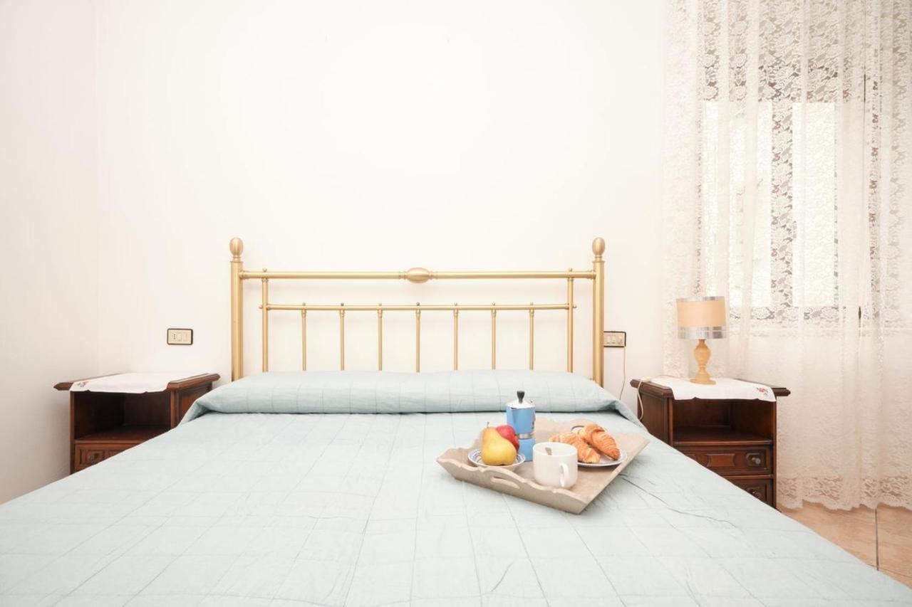 Appartamento Floriana Desenzano del Garda Ngoại thất bức ảnh